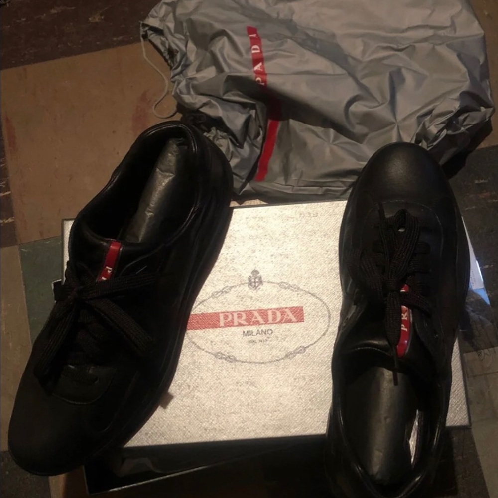 Prada shoes w/ travel carry bag
